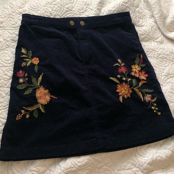 Mossimo Supply Co. Dresses & Skirts - corduroy flower embroider skirt🌸 Mossimo Supply Co. Dresses & Skirts - corduroy flower embroider skirt🌸